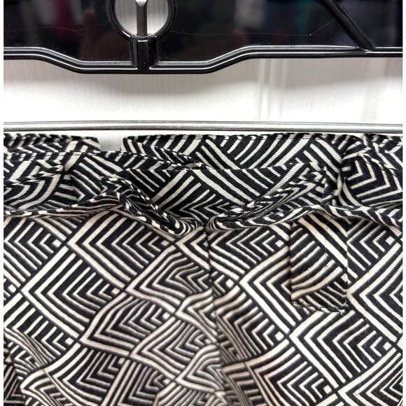 Banana Republic Black Cream Skirt, Geometric Ruffle Waist Pleats, Women's Size 2 - Picture 4 of 6